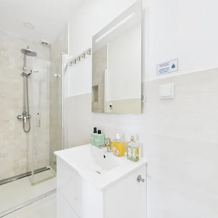 Charming 2br Steps From Castelo De S. Jorge | By Airnest Apartment