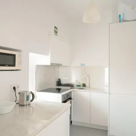 Charming 2br Steps From Castelo De S. Jorge | By Airnest Apartamento Lisboa