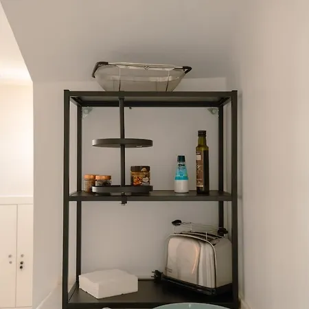 Apartamento Charming 2br Steps From Castelo De S. Jorge | By Airnest