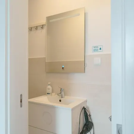 Charming 2br Steps From Castelo De S. Jorge | By Airnest Appartamento