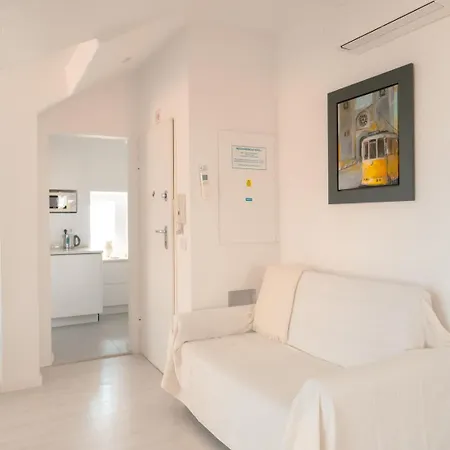 Charming 2br Steps From Castelo De S. Jorge | By Airnest Apartamento Lisboa