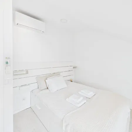 Apartmán Charming 2br Steps From Castelo De S. Jorge | By Airnest *