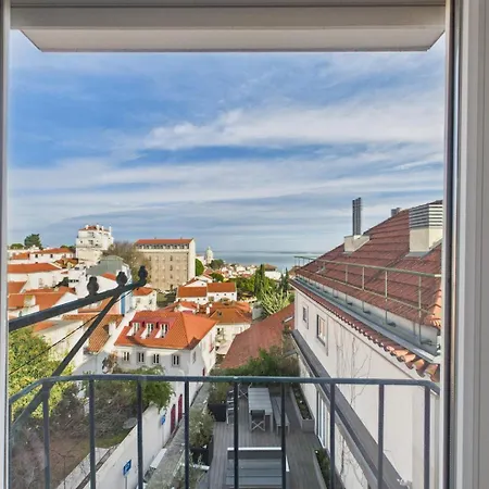 Charming 2br Steps From Castelo De S. Jorge | By Airnest Lisbona