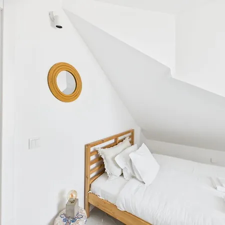 Charming 2br Steps From Castelo De S. Jorge | By Airnest