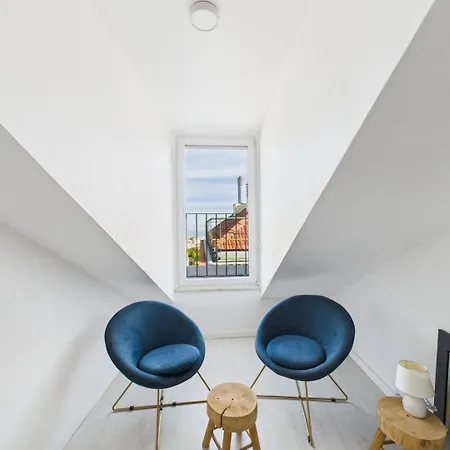 Charming 2br Steps From Castelo De S. Jorge | By Airnest