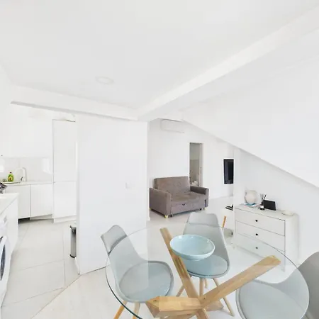 Charming 2br Steps From Castelo De S. Jorge | By Airnest * Lisboa