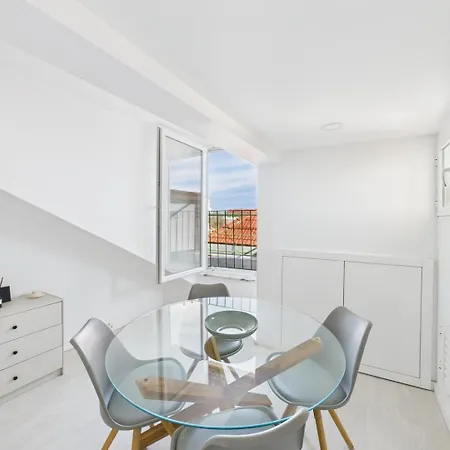 Charming 2br Steps From Castelo De S. Jorge | By Airnest