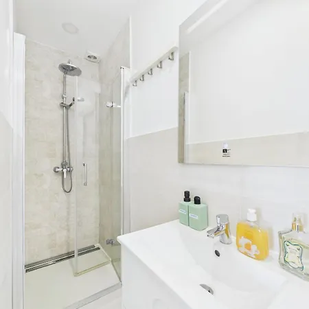 Apartmán Charming 2br Steps From Castelo De S. Jorge | By Airnest *