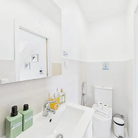 Charming 2br Steps From Castelo De S. Jorge | By Airnest Appartamento Lisbona
